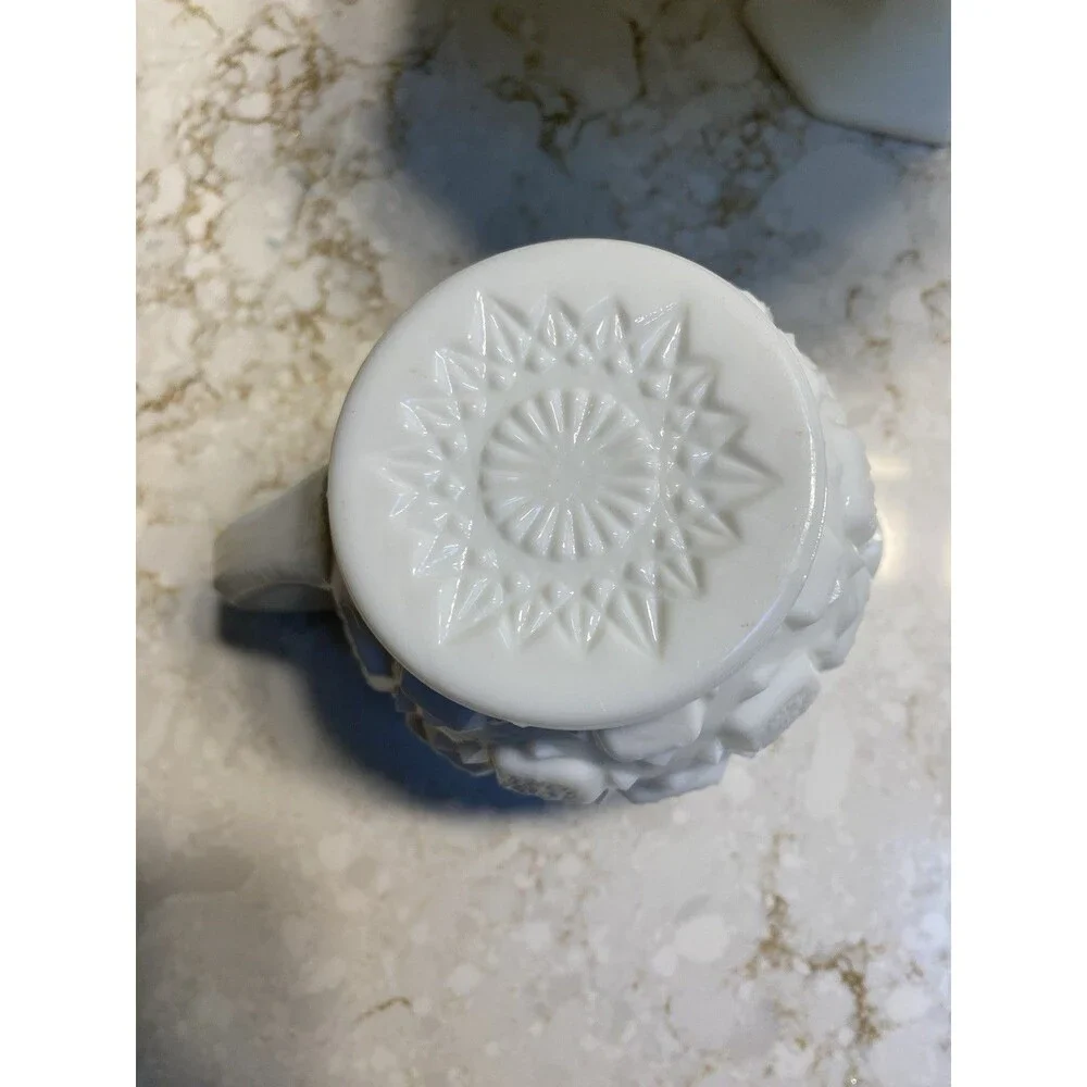 White Milk Glass Starburst Creamer & Pedestal Sugar Bowl Set 2‑Piece Vintage